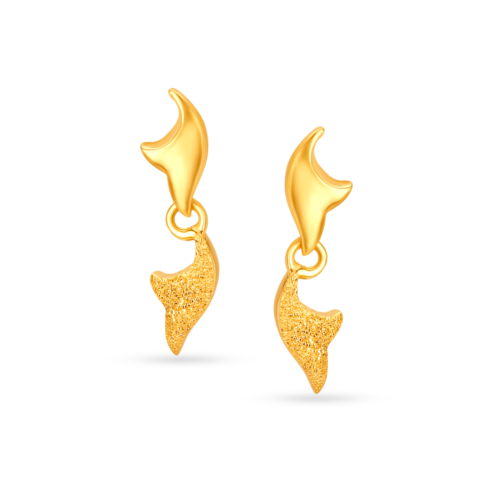 Ornate Chic Gold Drop Earrings
Ornate Chic Gold Drop Earrings