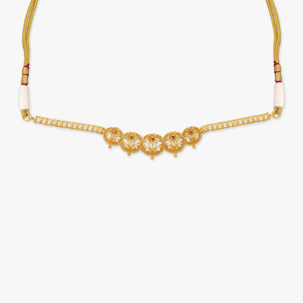 Floral Splendor Gold Necklace Set
Floral Splendor Gold Necklace Set