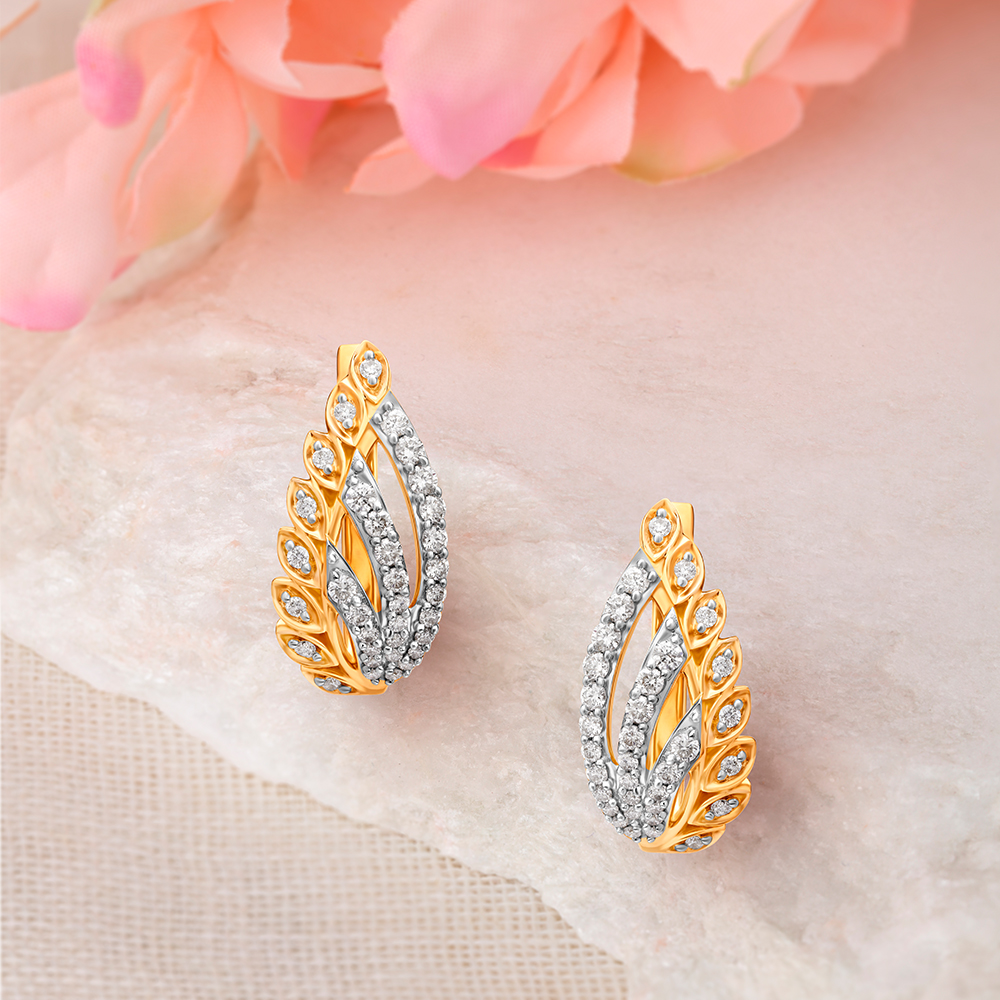 Enchanting 18 Karat Yellow Gold And Diamond Leaf And Stems Hoops
Enchanting 18 Karat Yellow Gold And Diamond Leaf And Stems Hoops