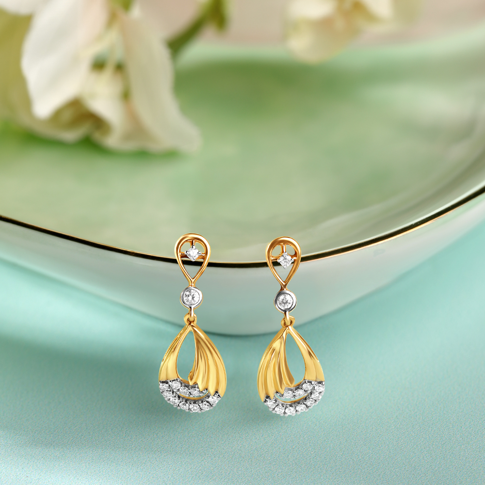 Sophisticated Dainty Diamond Drop Earrings
Sophisticated Dainty Diamond Drop Earrings