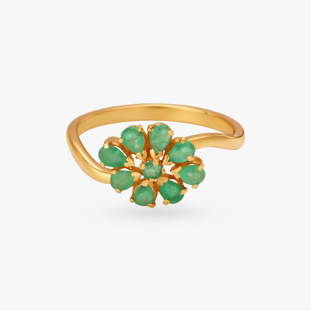 Floral Emerald Finger Ring
Floral Emerald Finger Ring