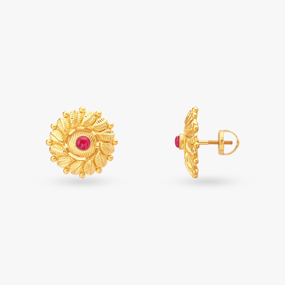 Graceful Gold Stud Earrings
Graceful Gold Stud Earrings