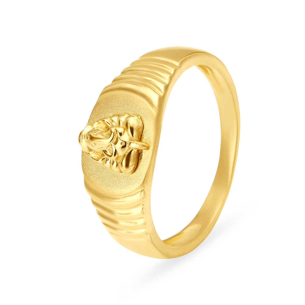 Divine Ganesha Gold Ring for Men
Divine Ganesha Gold Ring for Men