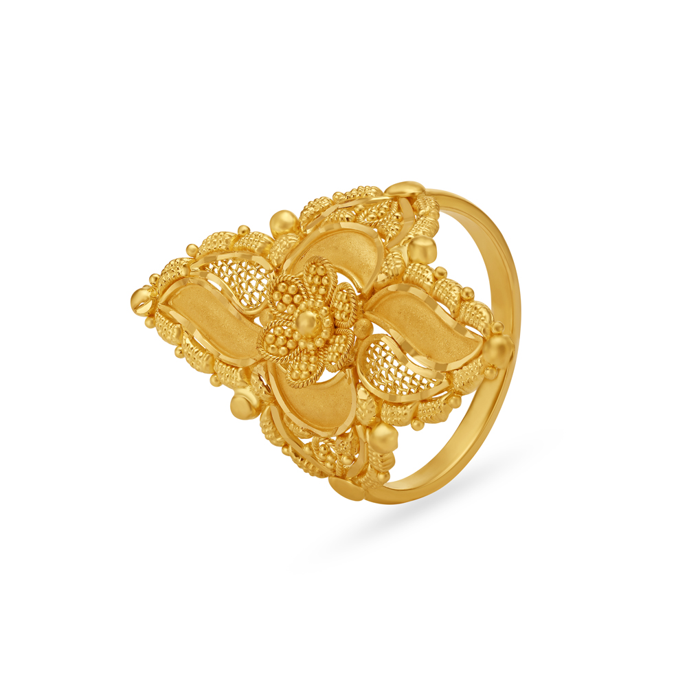 Dainty Filigree Finger Ring
Dainty Filigree Finger Ring
