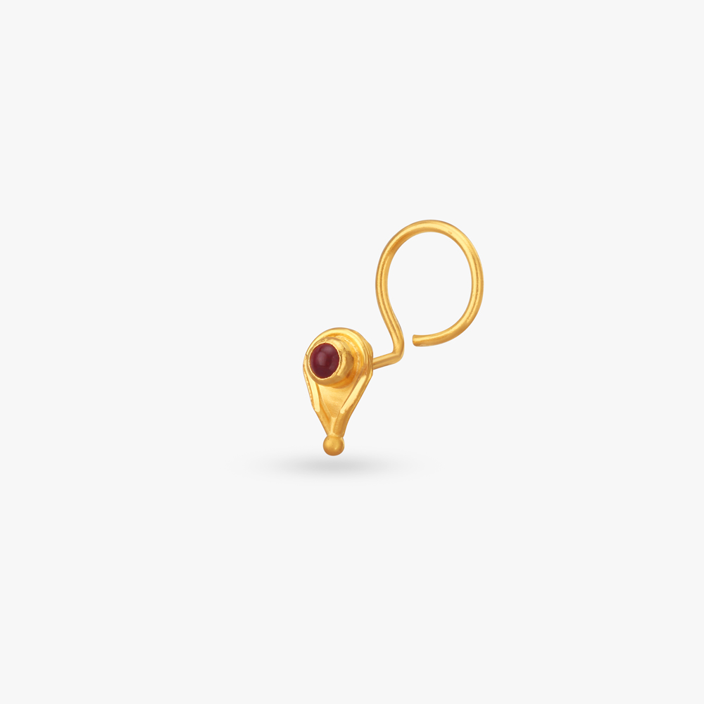 Graceful Teardrop Gold Nose Pin
Graceful Teardrop Gold Nose Pin