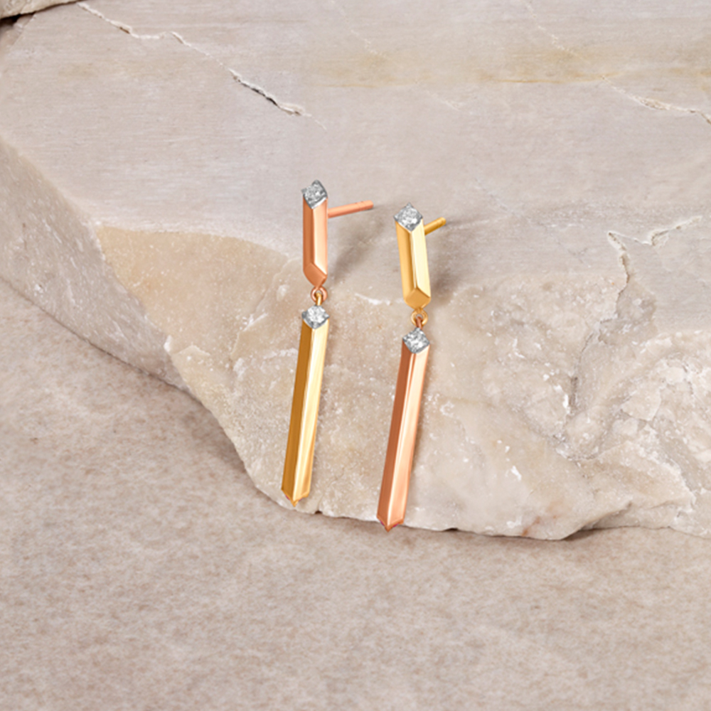 Edge of Radiance Drop Earrings
Edge of Radiance Drop Earrings