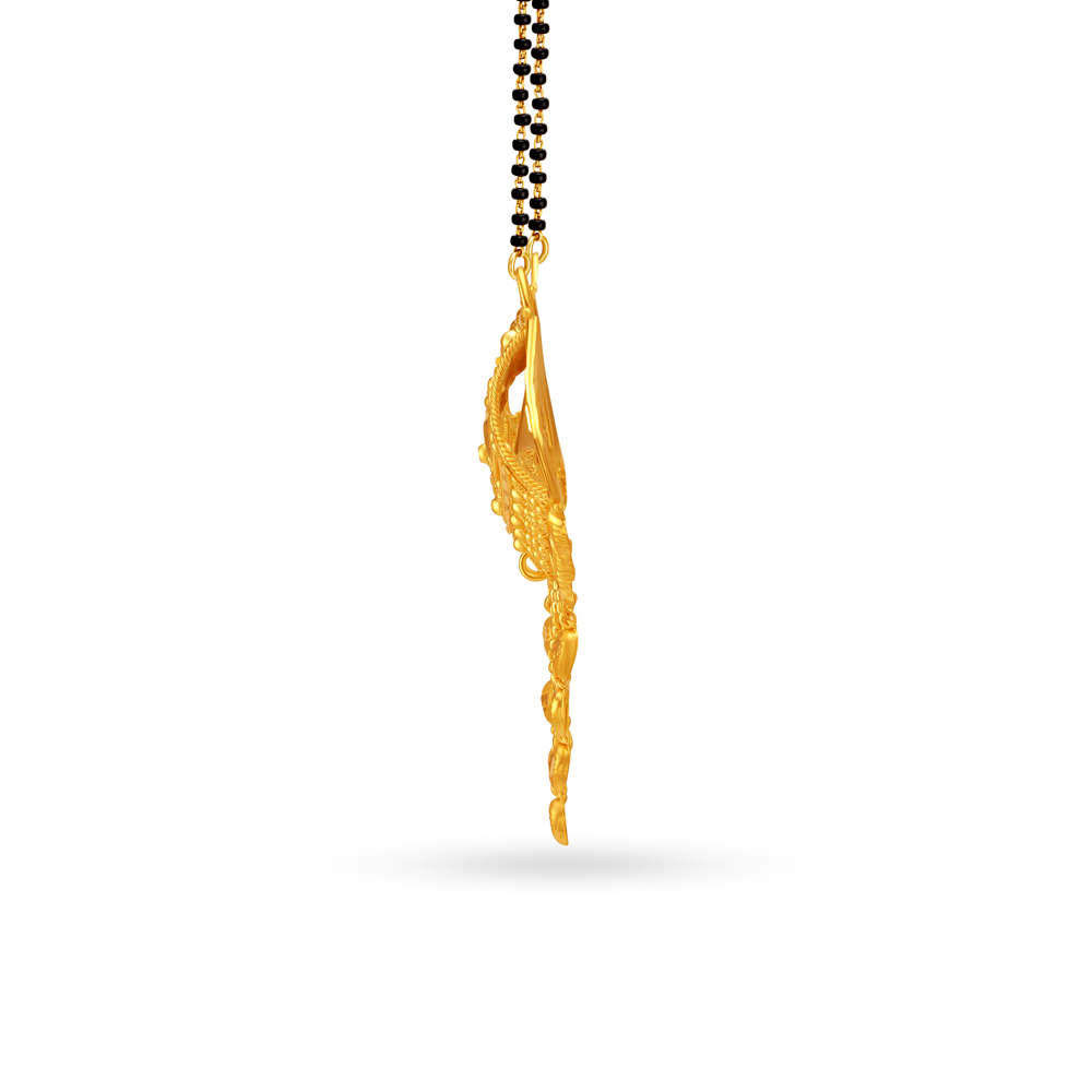 Gold Filigree Pendant
Gold Filigree Pendant
