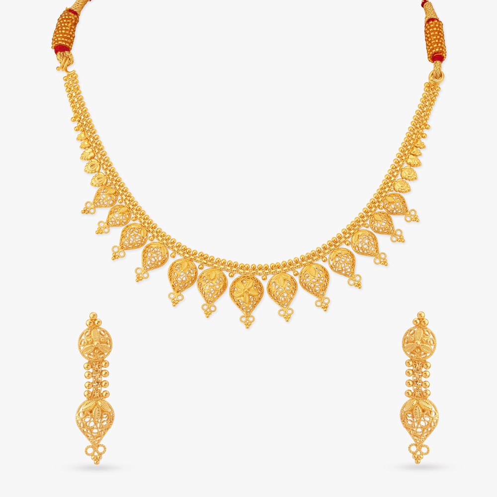 Grandeur Elegance Necklace Set
Grandeur Elegance Necklace Set