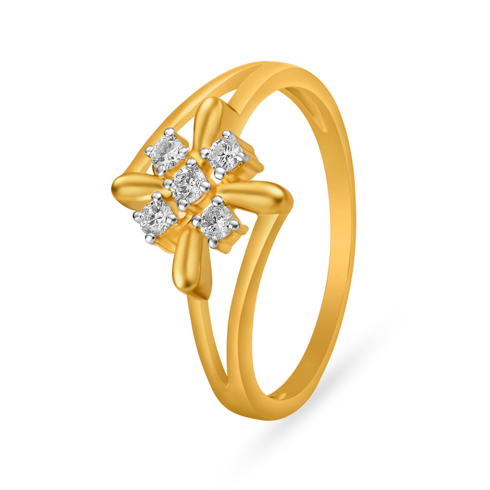 Contemporary Floral Motif Diamond Finger Ring
Contemporary Floral Motif Diamond Finger Ring