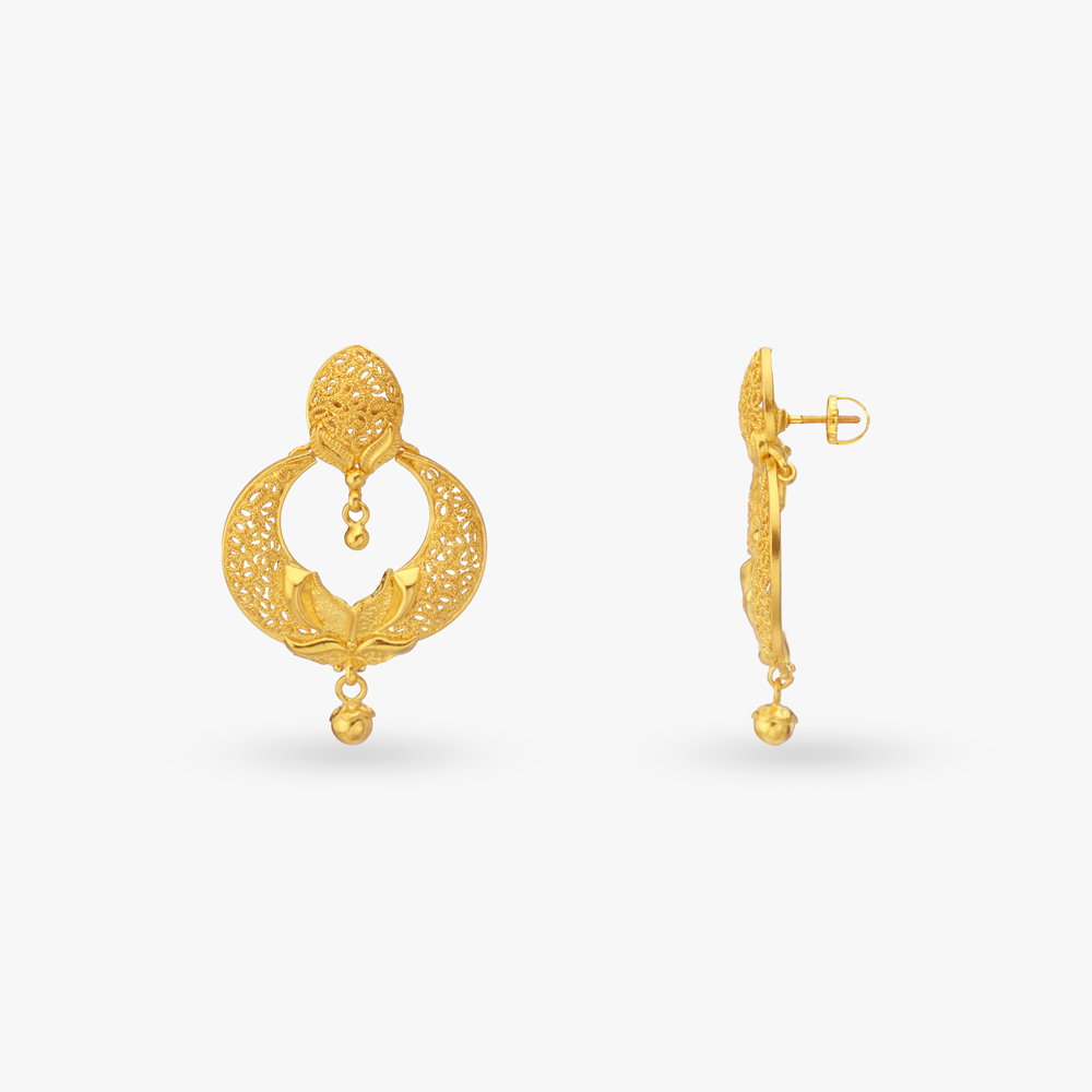 Filigree Gold Drop Earrings
Filigree Gold Drop Earrings