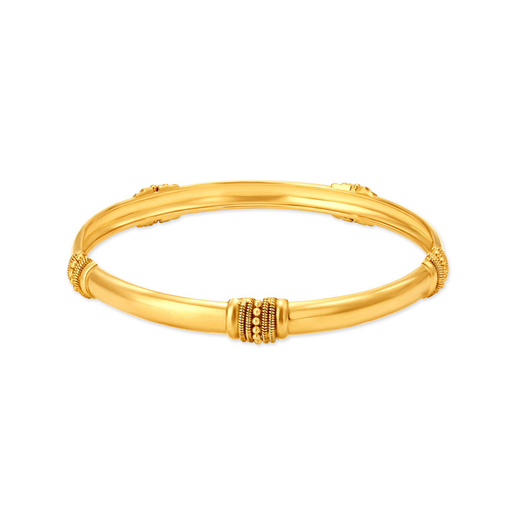 Impressive 22 Karat Yellow Gold Pillar Bangle
Impressive 22 Karat Yellow Gold Pillar Bangle