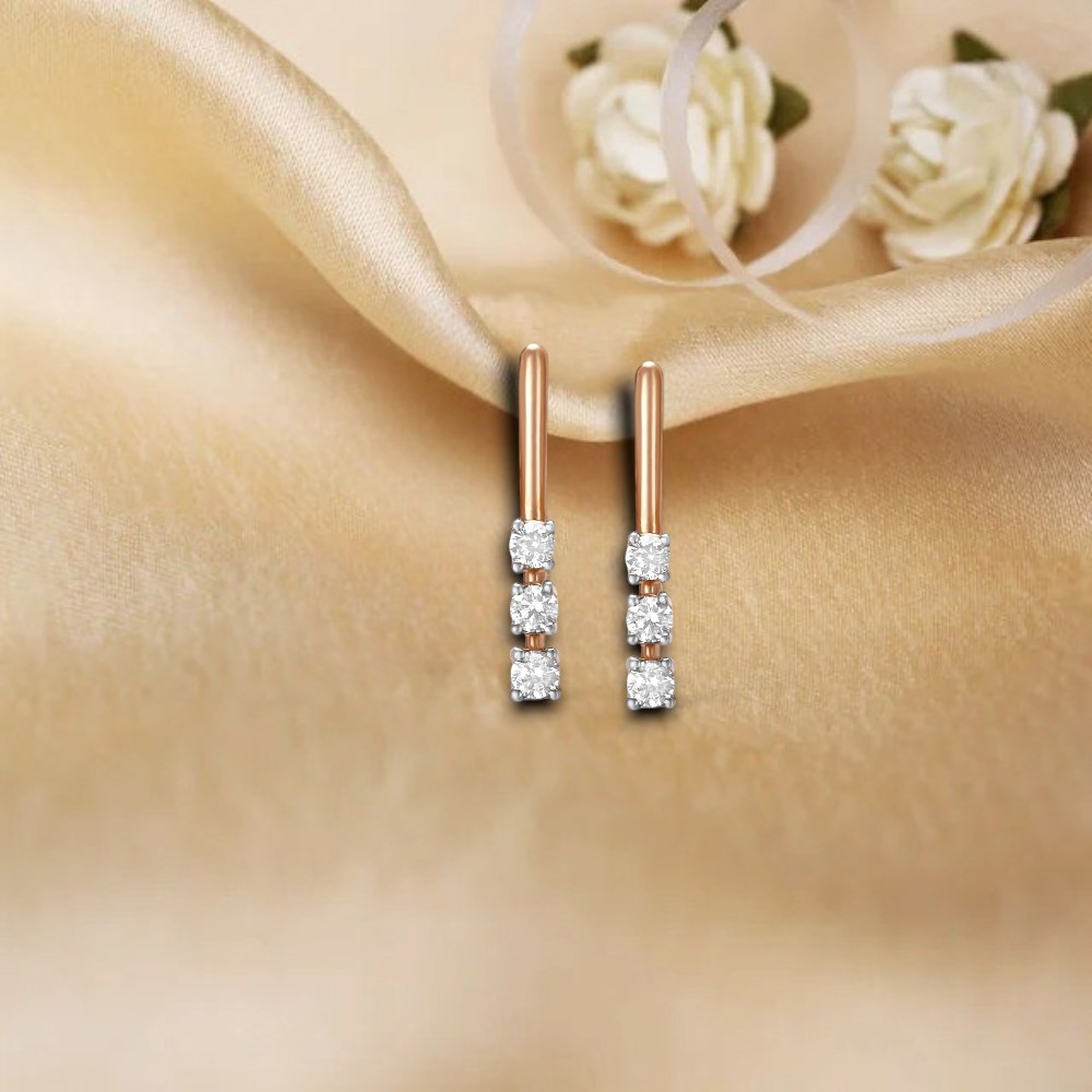 Dainty Glam Diamond Stud Earrings
Dainty Glam Diamond Stud Earrings