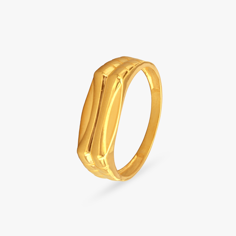 Sculpted Strength Gold Finger Ring for Men
Sculpted Strength Gold Finger Ring for Men