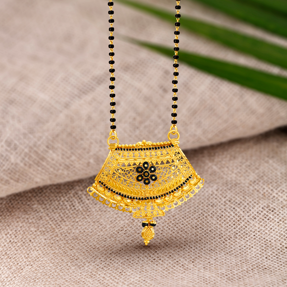 Ethereal Gold Mangalsutra Pendant
Ethereal Gold Mangalsutra Pendant