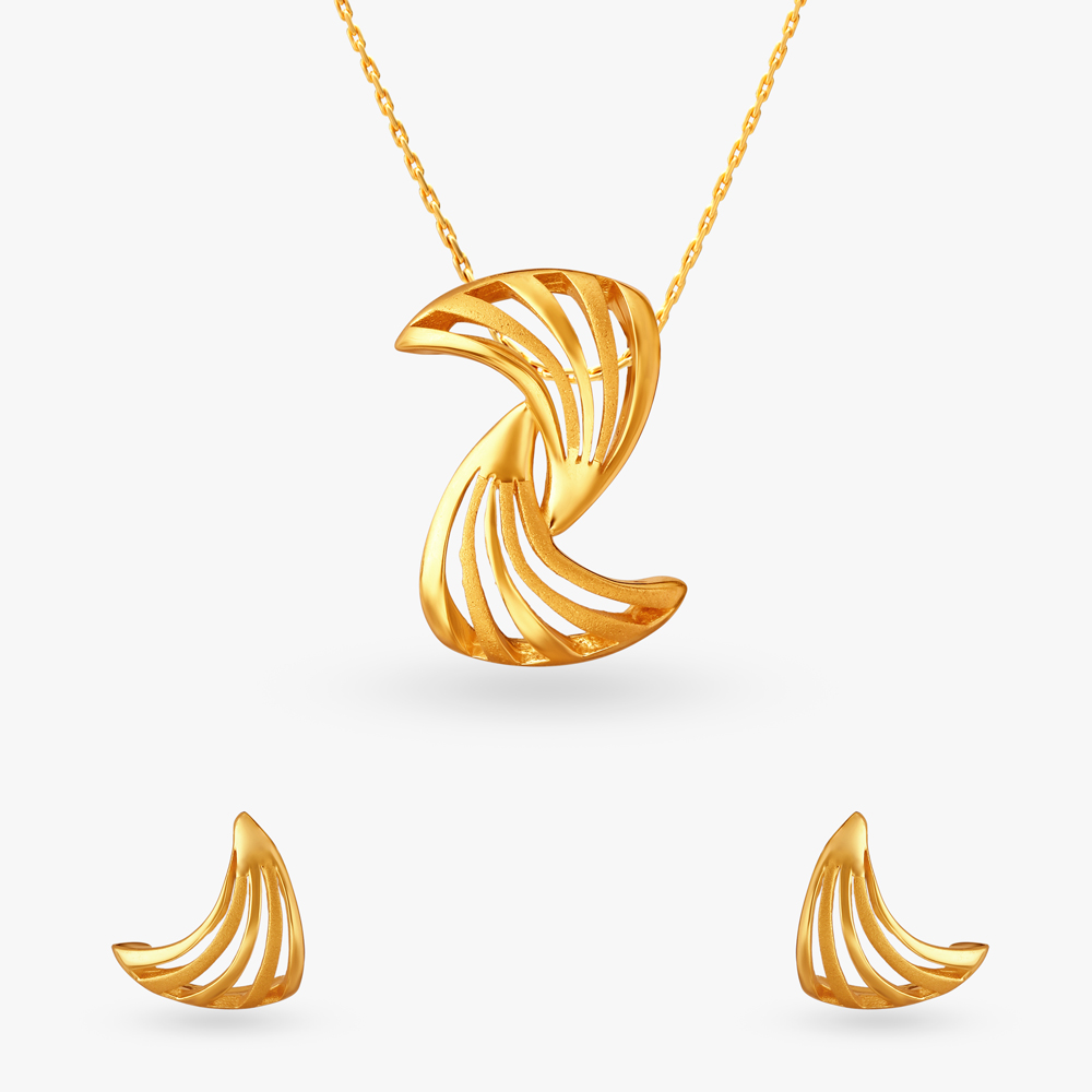 Twisted Gold Pendant and Earrings Set
Twisted Gold Pendant and Earrings Set