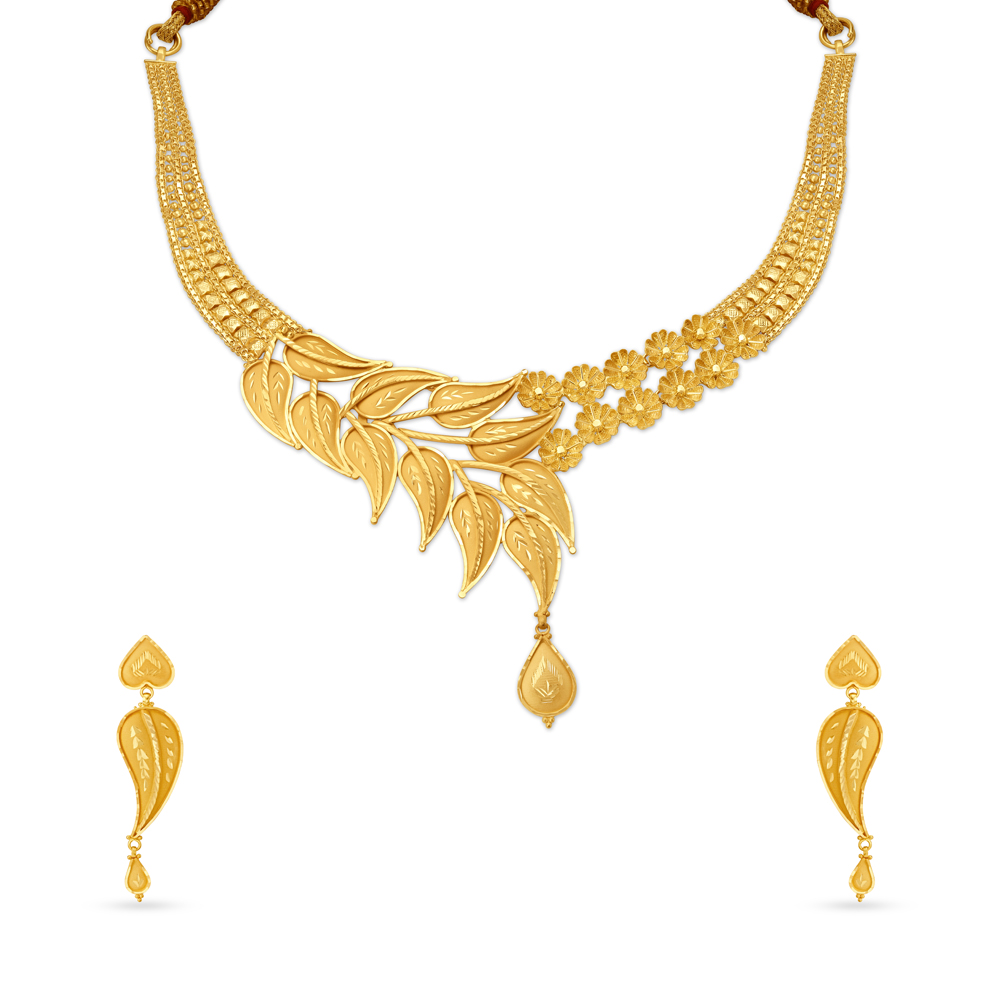 Radiant Nature Inspired Gold Necklace Set
Radiant Nature Inspired Gold Necklace Set