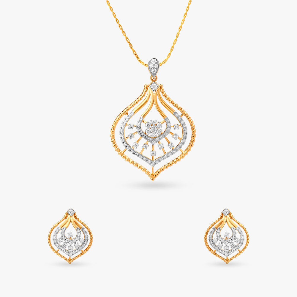 Intricate Diamond Pendant and Earrings Set
Intricate Diamond Pendant and Earrings Set