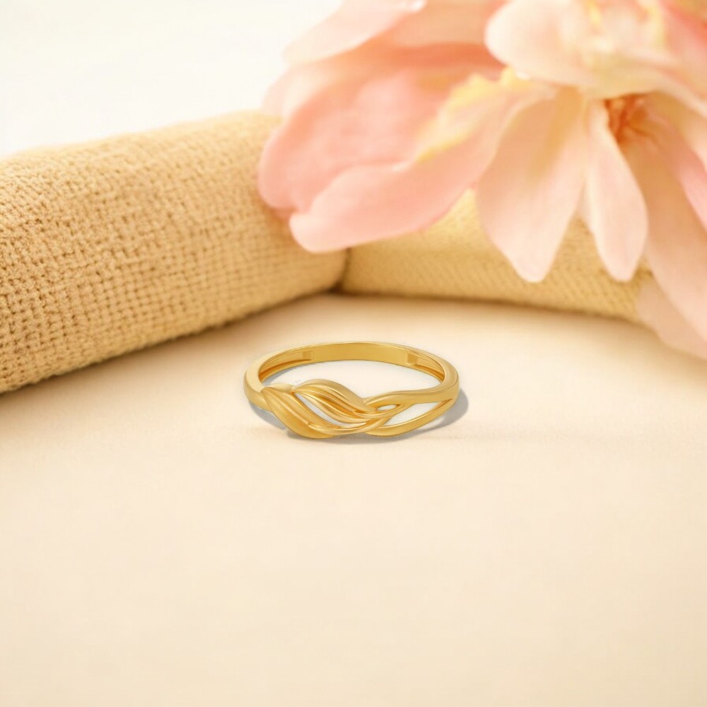 Graceful Crossover Ring
Graceful Crossover Ring