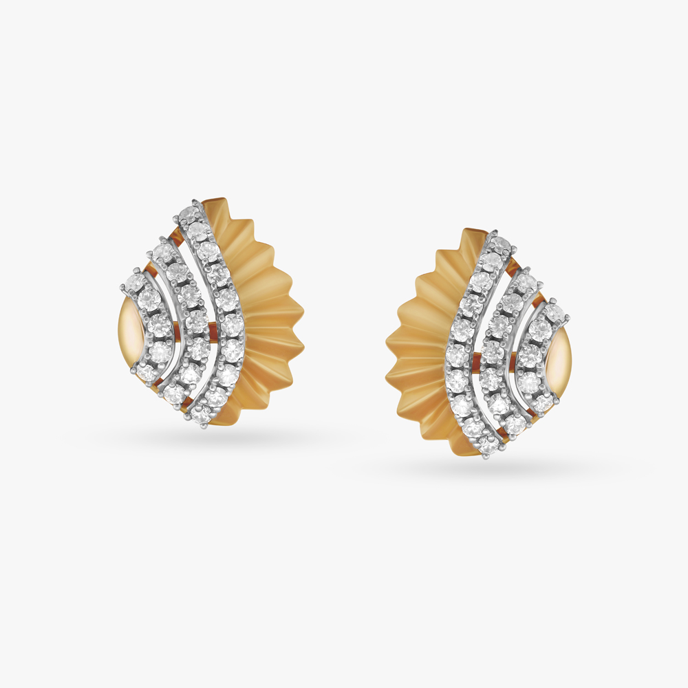 Eye-Catchy Conch Diamond Stud Earrings
Eye-Catchy Conch Diamond Stud Earrings