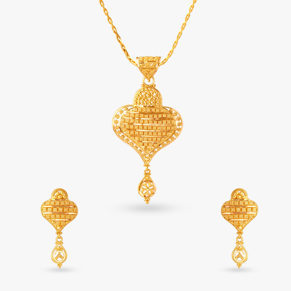Exuberance Gold Pendant and Earrings Set
Exuberance Gold Pendant and Earrings Set