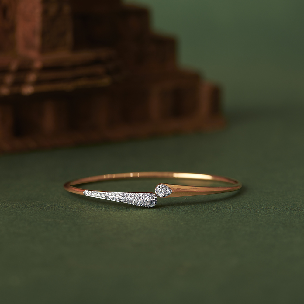 Contemporary Diamond Bangle
Contemporary Diamond Bangle