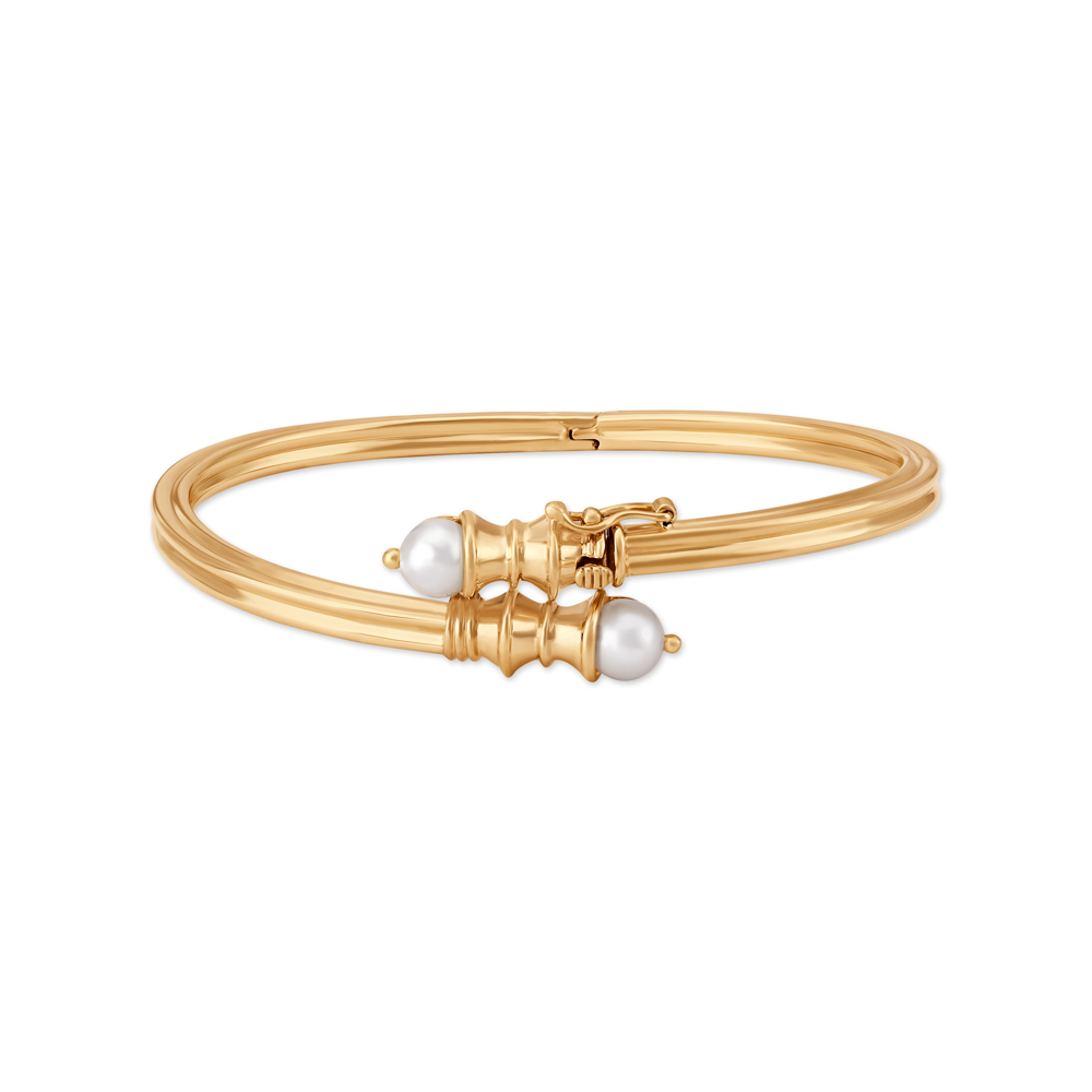 Elegant Pearl Bangle
Elegant Pearl Bangle