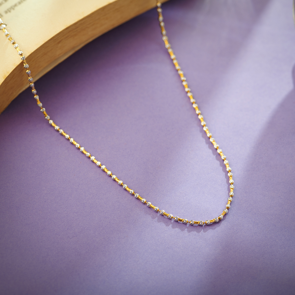 Graceful Geometric Gold Chain
Graceful Geometric Gold Chain