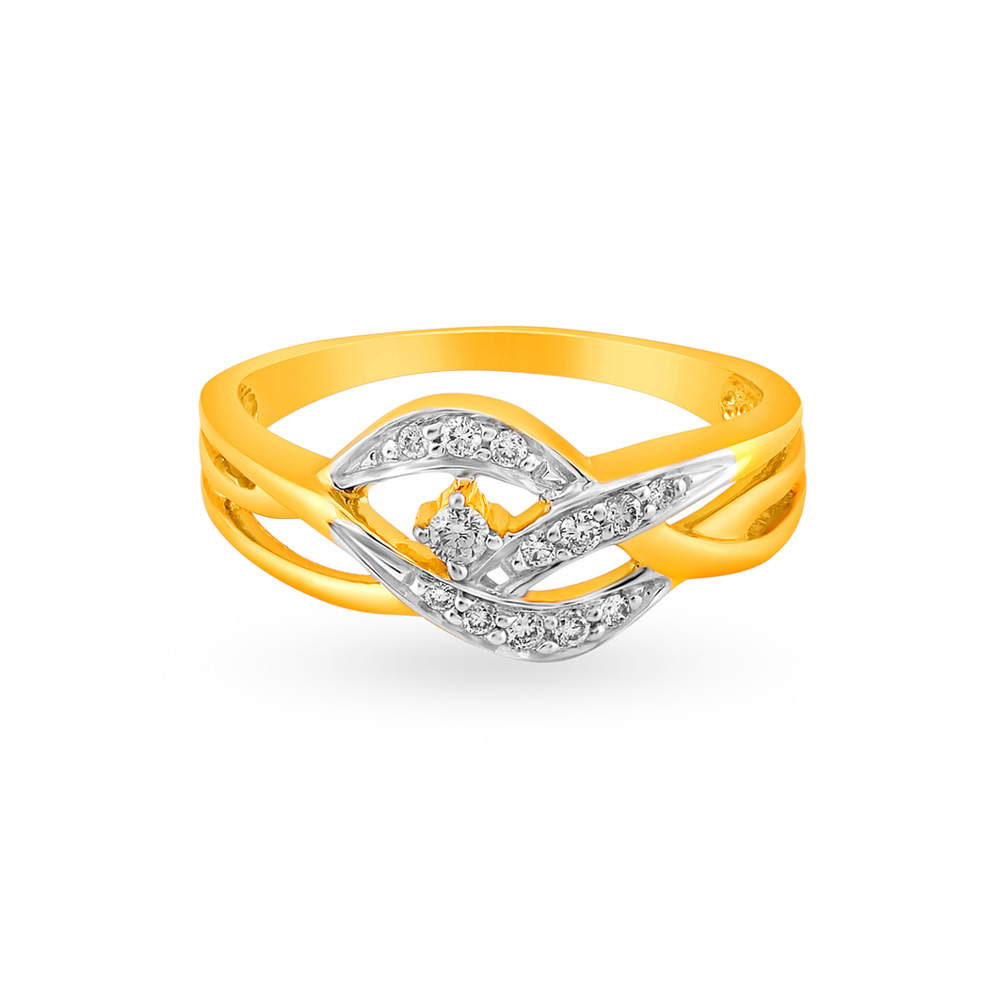 Twisted Diamond Finger Ring
Twisted Diamond Finger Ring