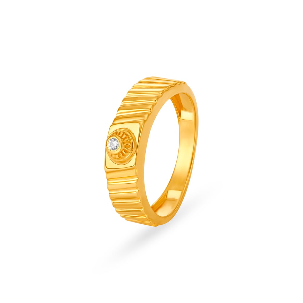 Minimalist Men's Gold Finger Ring
Minimalist Men's Gold Finger Ring