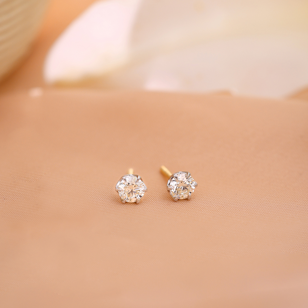 Resplendent Dazzle Solitaire Earrings
Resplendent Dazzle Solitaire Earrings