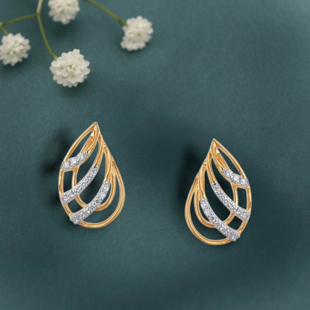 Flowing Dewdrop Diamond Stud Earrings