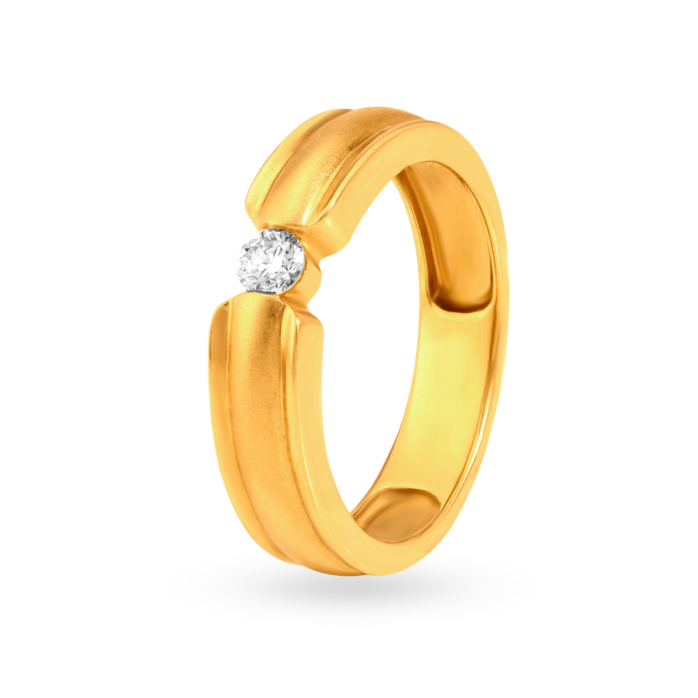 

Majestic Embrace Diamond Finger Ring for Men
