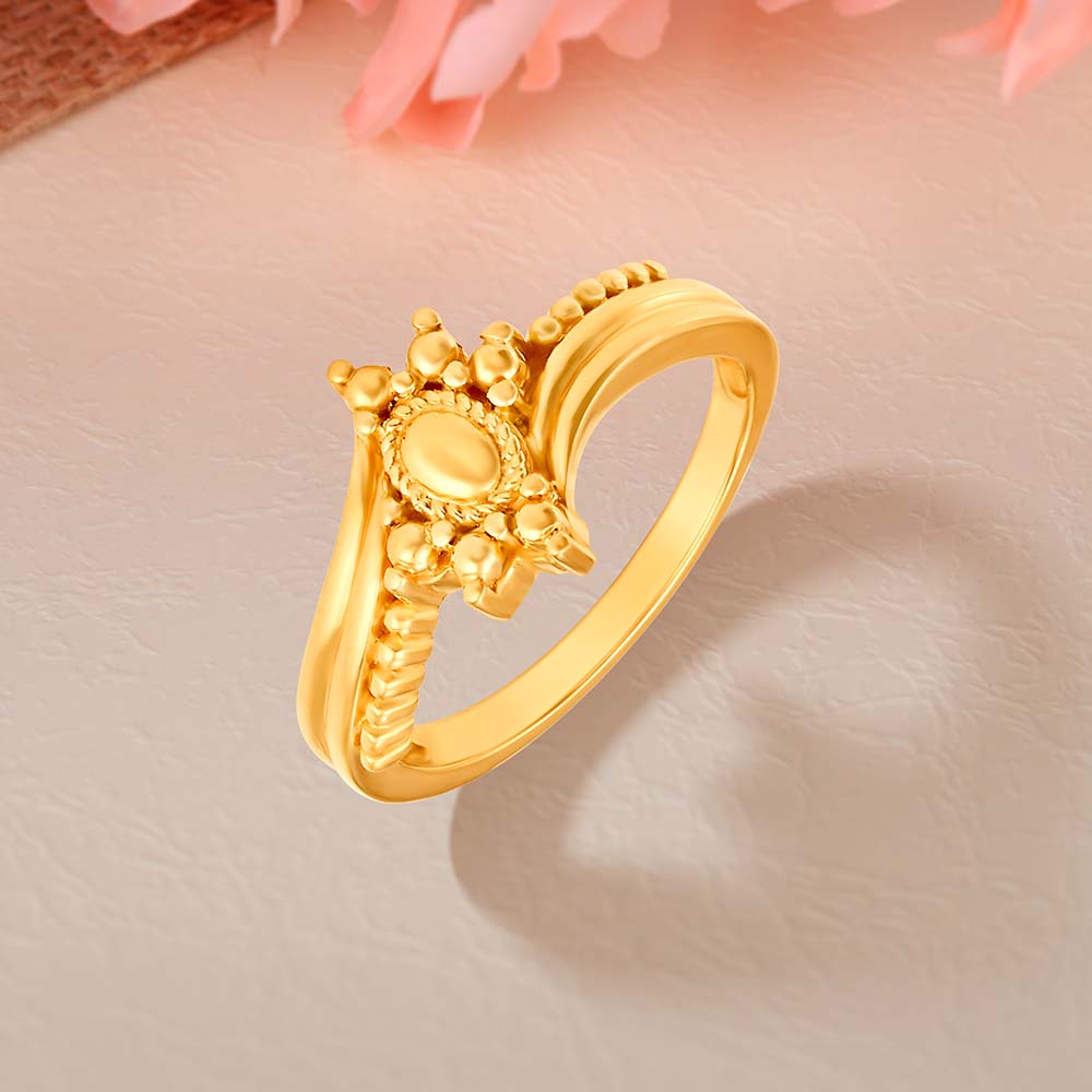 

Alluring Gold Beaded Finger Ring