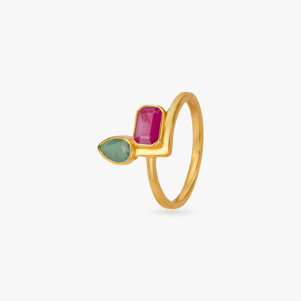 

Playful Fusion Emerald Finger Ring