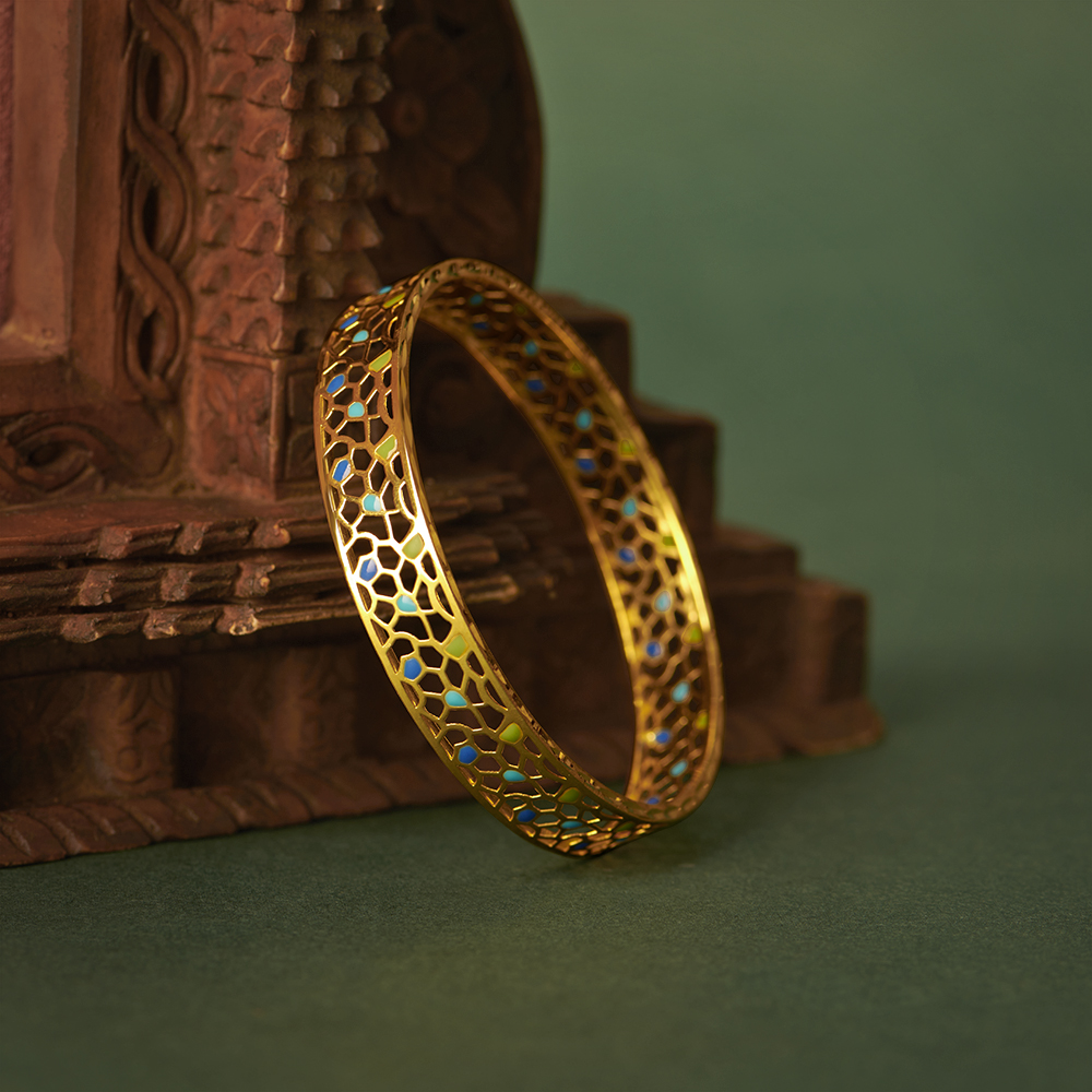 

Fashionable Mesh Bangle