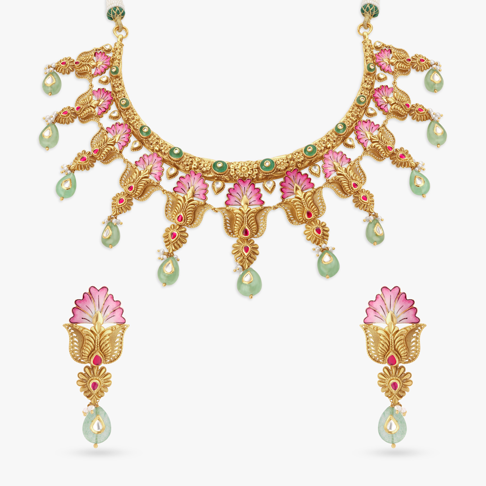 Glamorous Gold Necklace Set