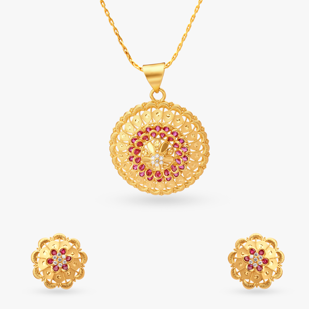 Concentric Gold Pendant and Earrings Set