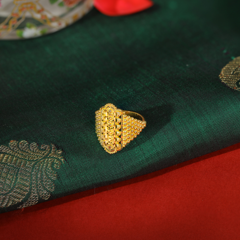 Resplendent Finger Ring