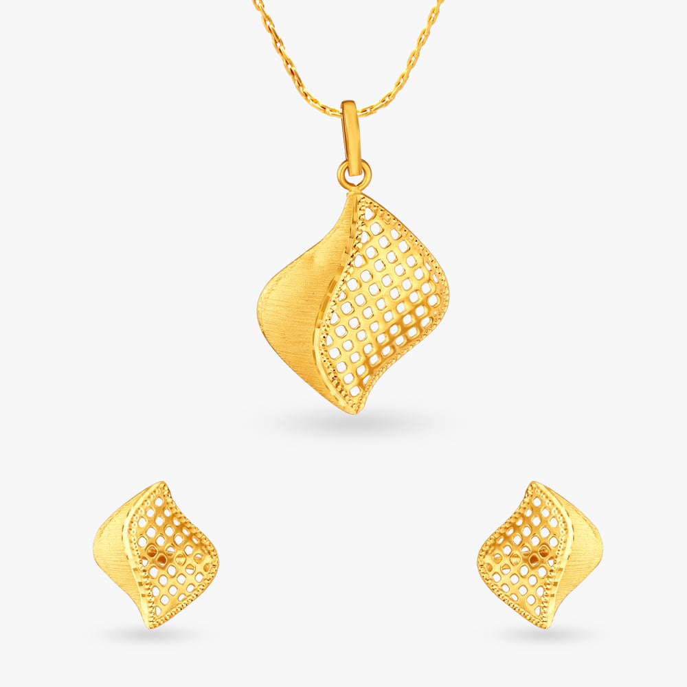 Lattice-Worked Gold Pendant and Earrings Set