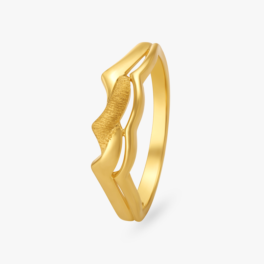 

Elegant Crests Ring