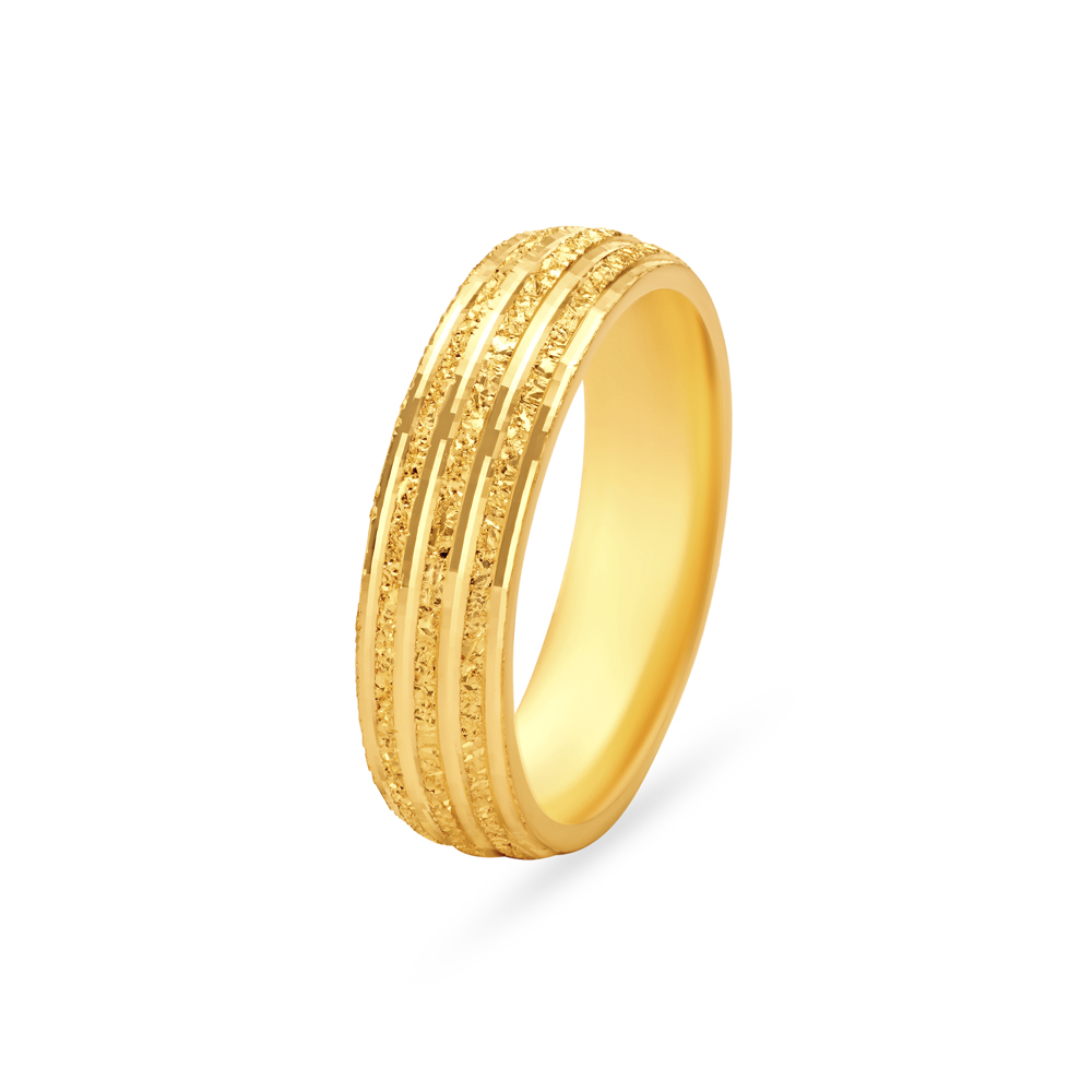 Sleek Gold Finger Band