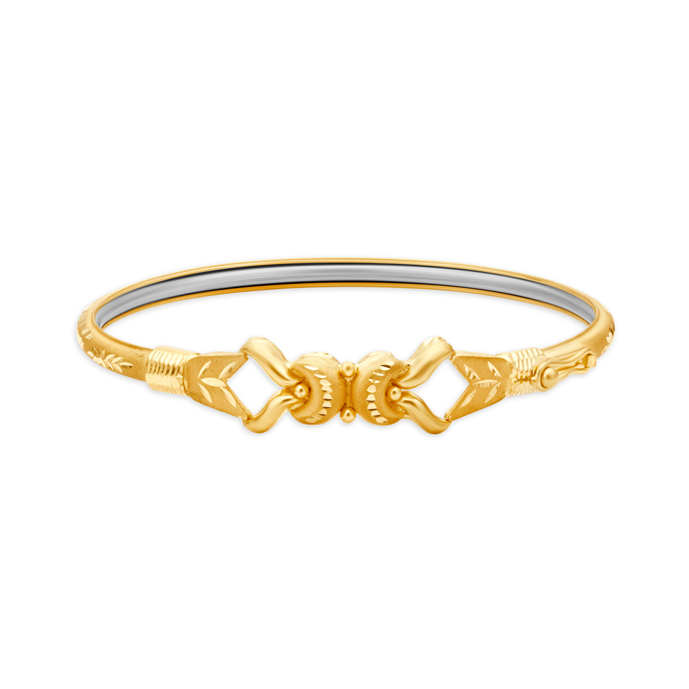

Exquisite Gold Bangle