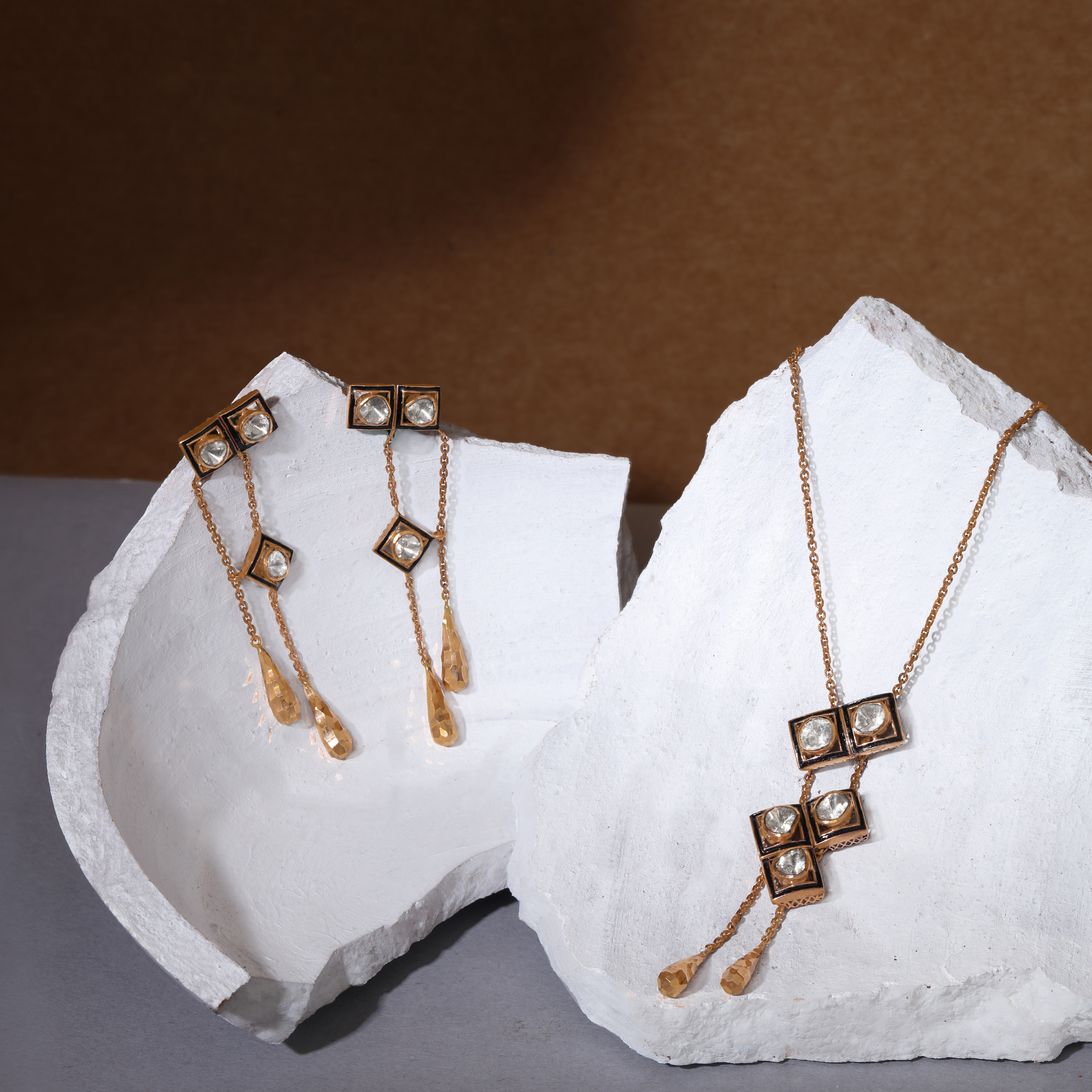 

Chic Lariat Necklace Set