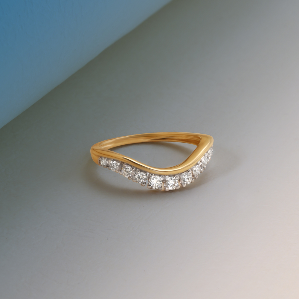 

Embellished Diamond Finger Ring