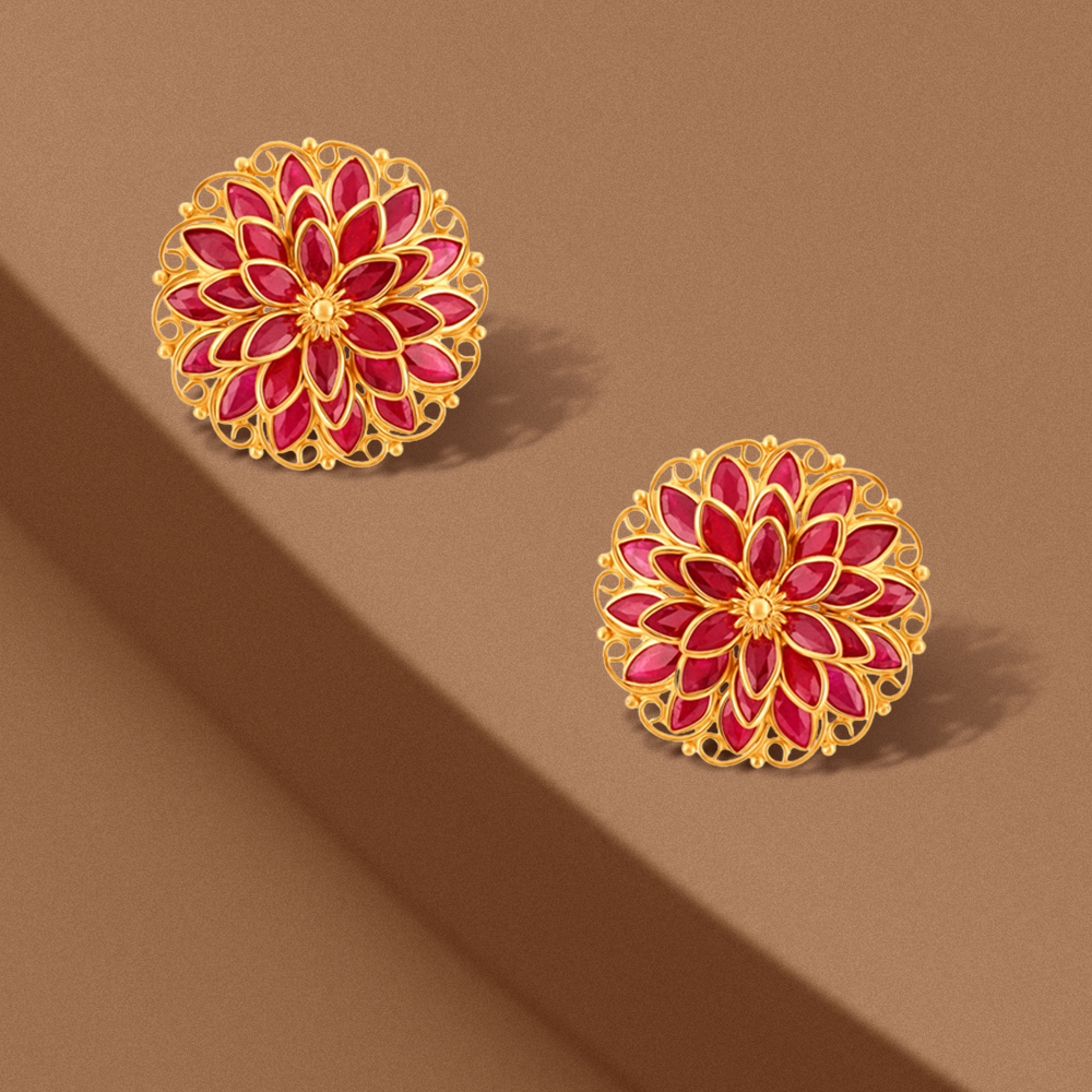 Irresistible 22 Karat Yellow Gold Floral Stud Earrings
