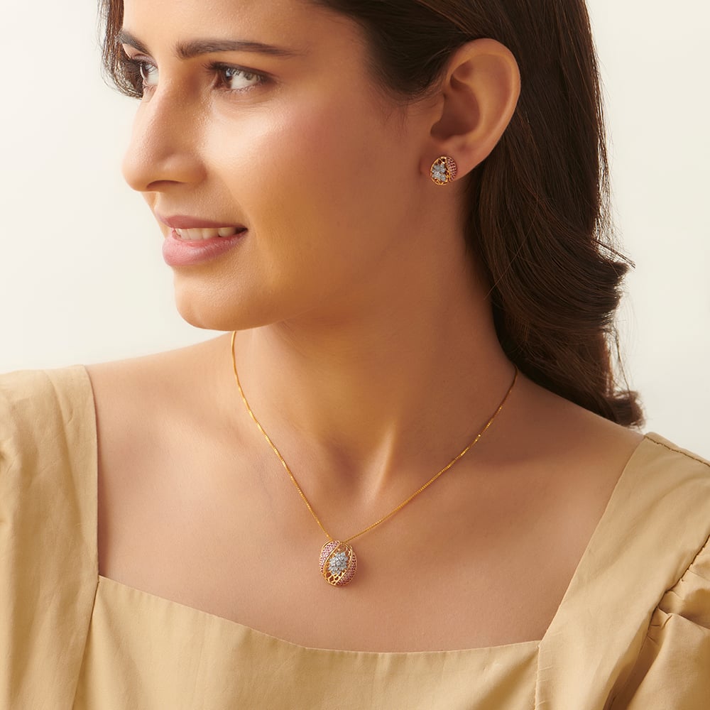 

Valeria Floral Pendant Earrings Set