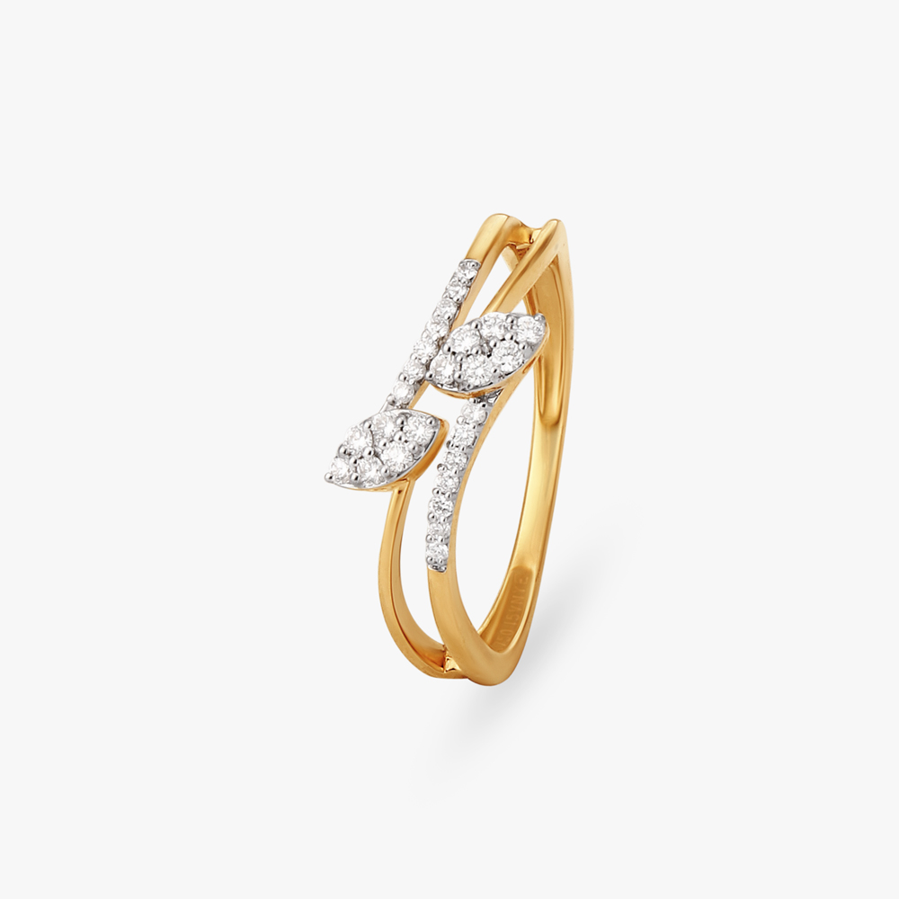 Leaf Patterned Diamond Finger Ring