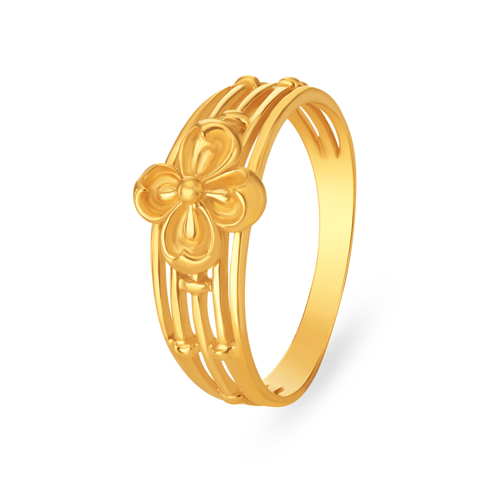 Beautiful 22 Karat Yellow Gold Flower Adorned Finger Ring