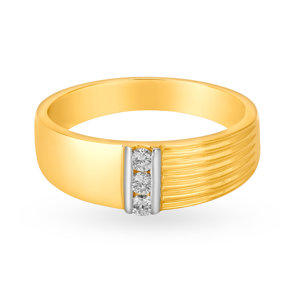 

Decorative 18 Karat Gold and Diamond Finger Ring