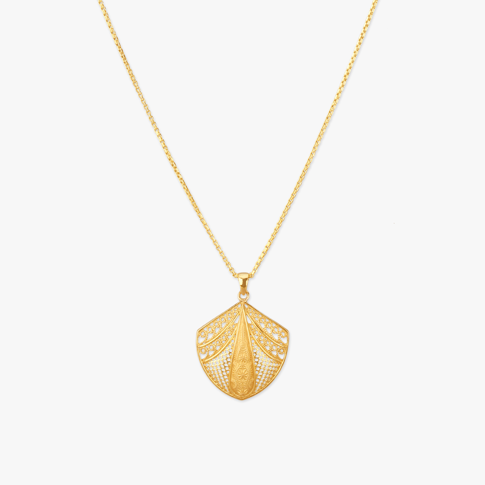 Gleaming Mesh Gold Pendant with Chain
